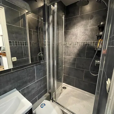 Design Proche Champs-elysees باريس